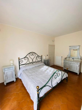 Casa Margherita 2, con box x auto e bike Finale Ligure